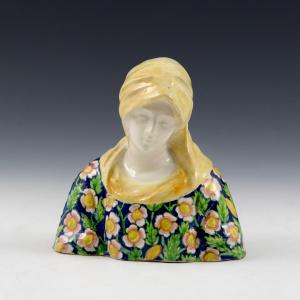 Busto di Madonna con manto a decoro floreale